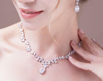 Bridal Jewelry Set , Crystal Bridal Necklace Set , Wedding Jewelry , Silver Bridal Necklace, Drop Earrings Set , Rosegold Bridal Jewelry