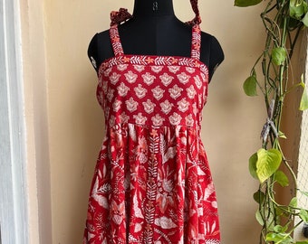 Rotes Block-Print-Baumwollkleid, verstellbare Träger Kleid, indisches Baumwollkleid, Kleid mit Tasche, langes Maxisommerkleid, Boho-Kleid, Sonnenkleid