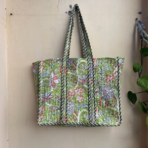 Gesteppte Baumwolle handbedruckt reversibel große mehrfarbige Blumen Einkaufstasche Umweltfreundliche nachhaltige robuste Einkaufstasche handgemachte Boho Tasche