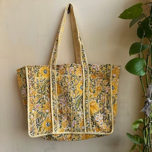 Gesteppte Baumwolle handbedruckt reversibel große mehrfarbige Blumen Einkaufstasche Umweltfreundliche nachhaltige robuste Einkaufstasche handgemachte Boho Tasche