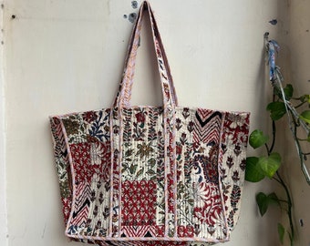 Coton matelassé imprimé à la main réversible grand sac fourre-tout floral multicolore respectueux de l’environnement durable robuste épicerie sac Boho fait à la main