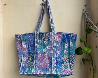 Grand sac fourre-tout à fleurs multicolore réversible en coton matelassé imprimé à la main Sac bohème fait main, respectueux de l'environnement, durable