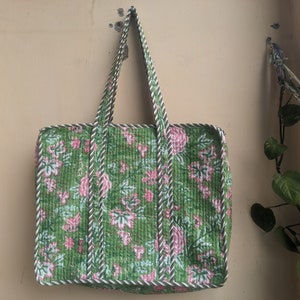 Gesteppte Baumwolle handbedruckt reversibel große mehrfarbige Blumen Einkaufstasche Umweltfreundliche nachhaltige robuste Einkaufstasche handgemachte Boho Tasche