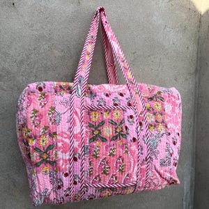 Große Baumwoll-Weekender-Reisetasche, handgefertigte gesteppte Stoff-Reisetasche, Block gedruckte Reisetaschen, Handgepäcktasche, Reisetaschen für Frauen