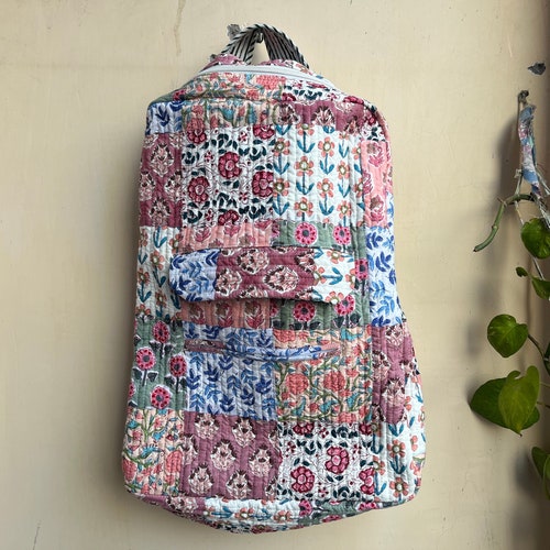Cotton Quilted Patchwork Backpack, Stylish Multi-color Bag  display picture 1