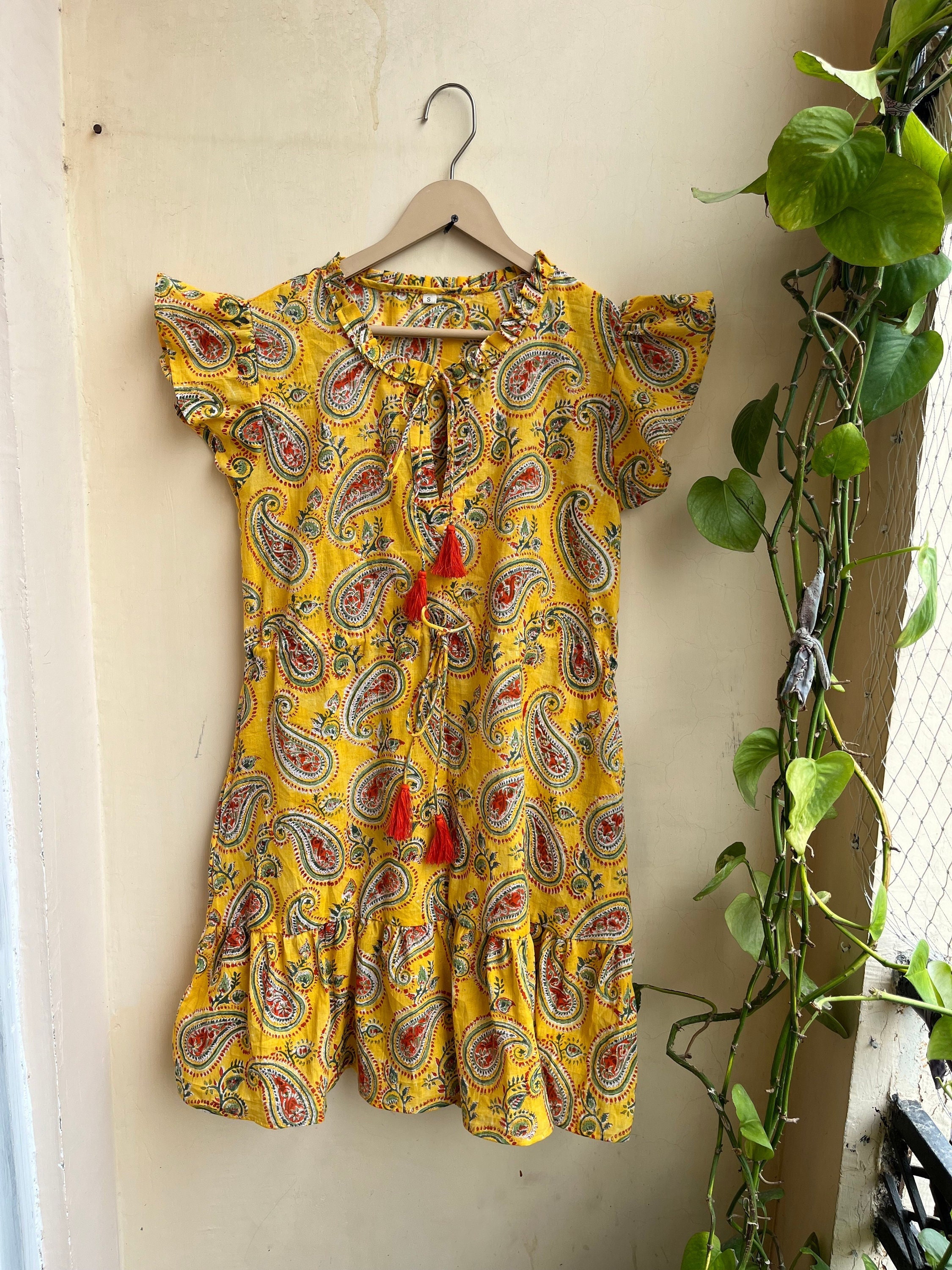 Yellow Paisley Cotton Mini Dress, Boho Tassel Tie Neck, Summer Beach Flowy Women's'