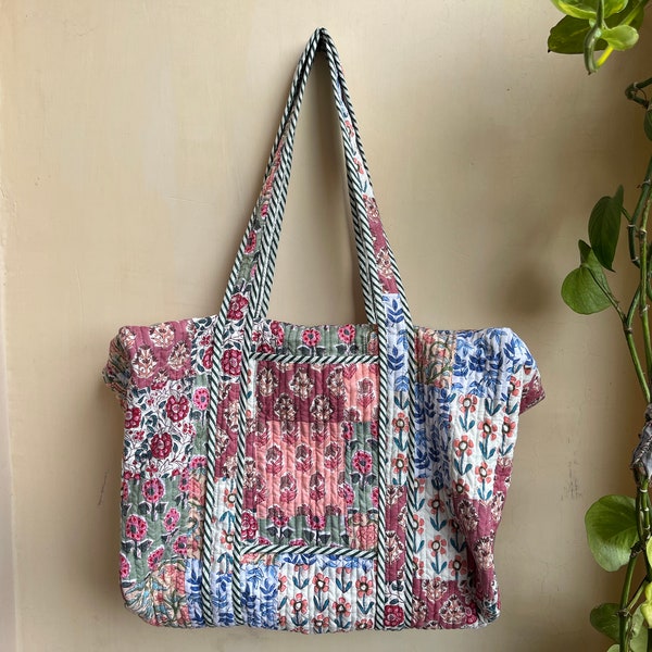 Acolchado Duffle Tote Hombro Parche Bolsa Algodón Handprint Floral Eco amigable Bolsa sostenible, Yoga Shopping Beach Artist Boho Bolsa de fin de semana