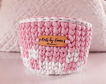 Medium handmade crochet basket | Light pink + White | Home Decor + Storage | Housewarming gift | Christmas present | home styling