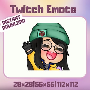 Könnte beinhalten: Eine digitale Illustration einer Comicfigur mit schwarzen Haaren, die eine grüne Mütze mit einem braunen Bärenlogo, eine gelbe Jacke, schwarze Handschuhe und eine Brille trägt. Die Figur lächelt und winkt. Der Text "Twitch Emote" und "INSTANT DOWNLOAD" ist im Bild sichtbar. Das Bild ist in drei Größen verfügbar: 28x28, 56x56 und 112x112.