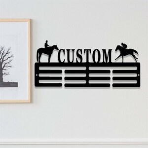 Porte-médailles équestre Personnalisé En Bois - Avec Nom Et Silhouette Cheval - Support Mural Ruban - Taille S Ou L