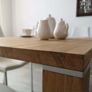 Tavolo in legno massello, per sala da pranzo o cucina / Ref. 00111 /Fatto a mano a Toledo da DValenti Furniture immagine 6