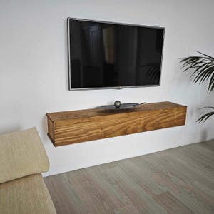 Schwebender TV-Ständer mit Tür. Ref. 800