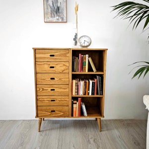 Sideboard, Kommode aus neuseeländischem Kiefernholz. Ref. 201