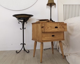 Handmade Rustic Pine Bedside Table: Nightstand Organizer | Ref. 00208