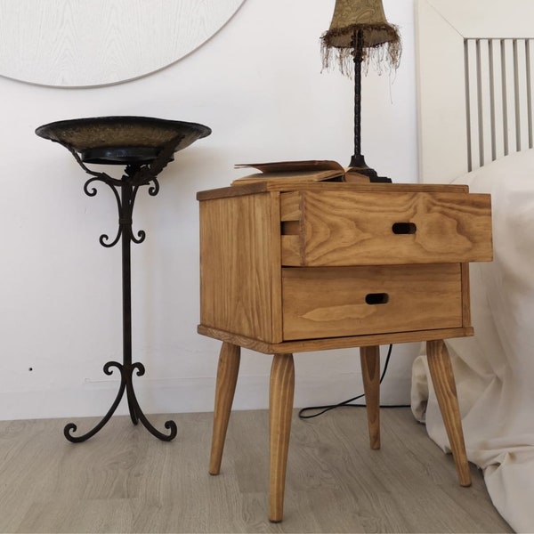 Handmade Rustic Pine Bedside Table: Nightstand Organizer | Ref. 00208