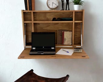 Transforme o seu espaço de trabalho com a nossa secretária flutuante artesanal em madeira maciça. | Ref. 0051