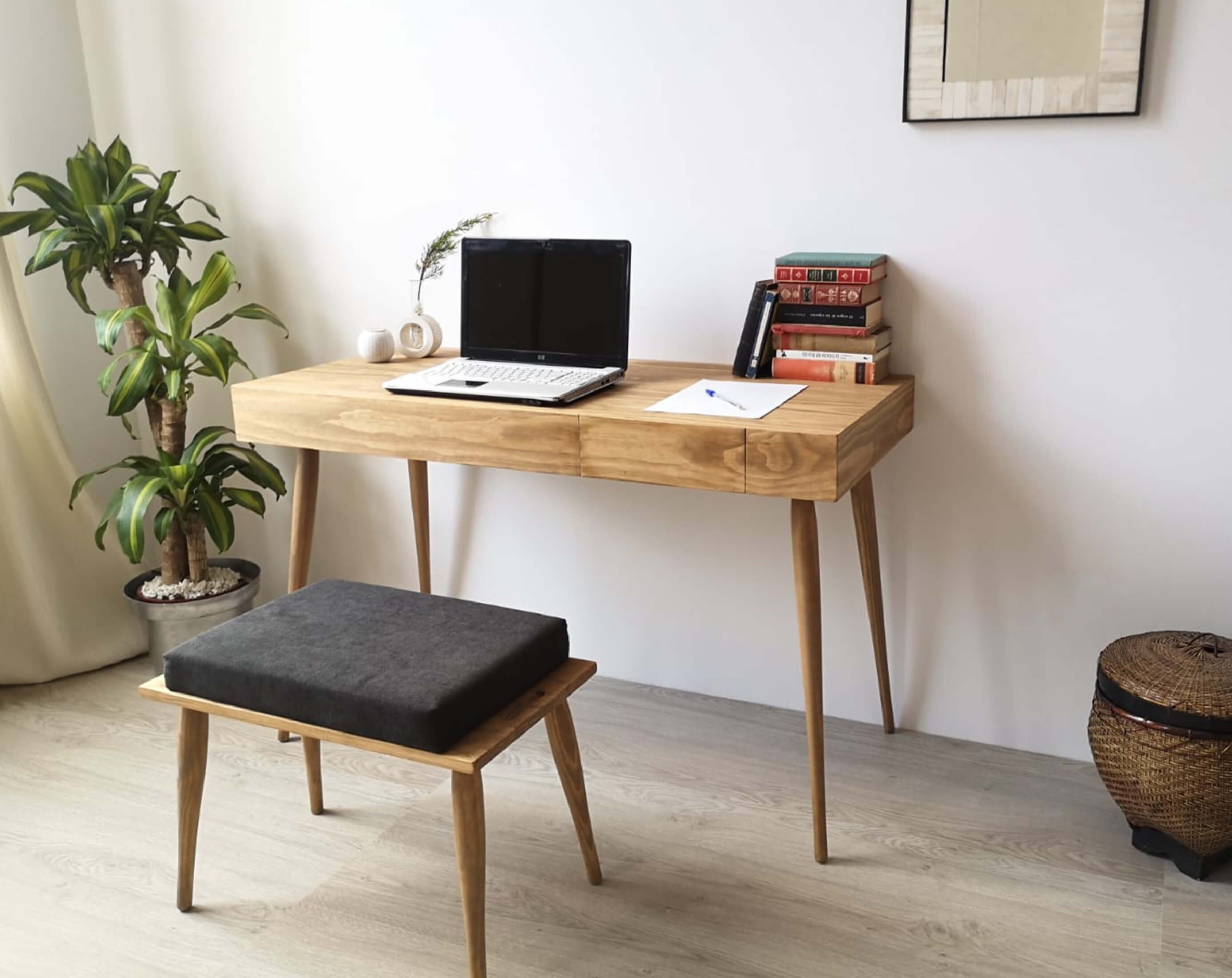 Tables de travail et bureaux en bois massif