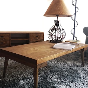 Salontafel/ Handgemaakte rustieke salontafel/ Massief grenenhout/ Ref. 0088 / Handgemaakt in Toledo door DValenti Furniture