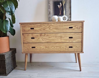 Handmade Solid Pine Wood 3-Drawer Dresser – Rustic Bedroom Storage | Ref. 00137