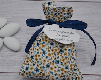 Candy box for baptism, wedding, communion. Personalized ribbon and paper label.
