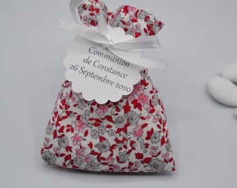 Candy box for baptism, wedding, communion. Personalized ribbon and paper label.
