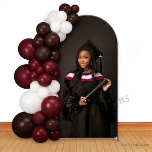 Fondo para fotos de graduación: Clase de 2026, cubierta de fondo con arco de tela para felicitaciones al graduado