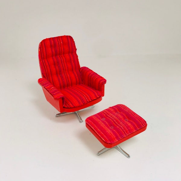 Lundby Red Lounge Chair with Ottoman