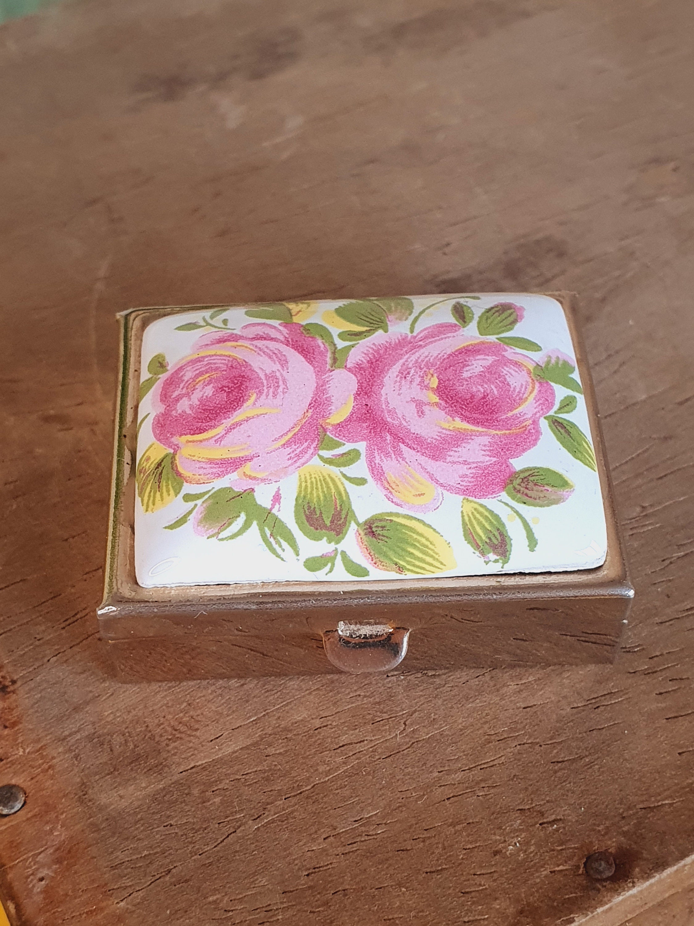 ピンクの花模様の小さな陶器製の薬入れ/小物入れ - Etsy 日本
