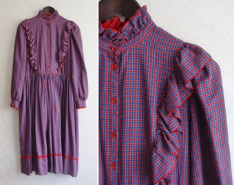 Rüschen kariertes Prairie Kleid, Vintage Betty Barclay Baumwollmischkleid, High Frill Neck Gingham Blau Rot Kariertes Kleid 1980er 80er 1990er 90er