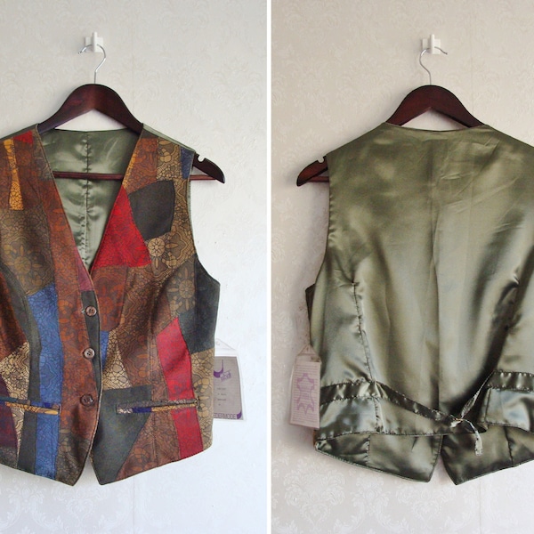 Gilet patchwork coloré des années 90, gilet en cuir en daim vert, vintage Boho Sleeveless Patchwork Quilt Jacket Taille pour femmes S / DE 36