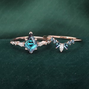 Conjuntos de alianças de casamento de alexandrita vintage, anel de noivado com corte de pipa, anel de diamante em cluster de ouro rosa, corte de pipa, anel de promessa exclusivo, presente de aniversário