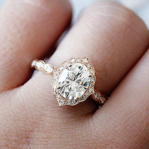 2ct Vintage Moissanite Engagement Ring Oval Cut Halo Engagement Ring 14K rose Gold Unique Wedding Bridal Ring Anniversary ring For Women