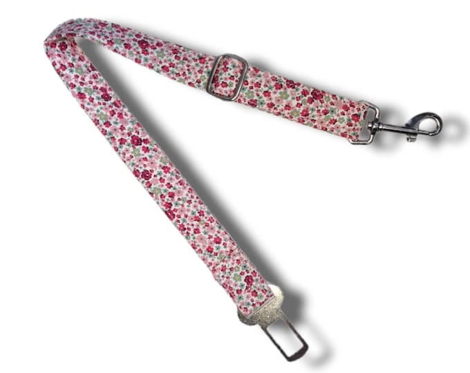 Dog seatbelt - pink ditsy