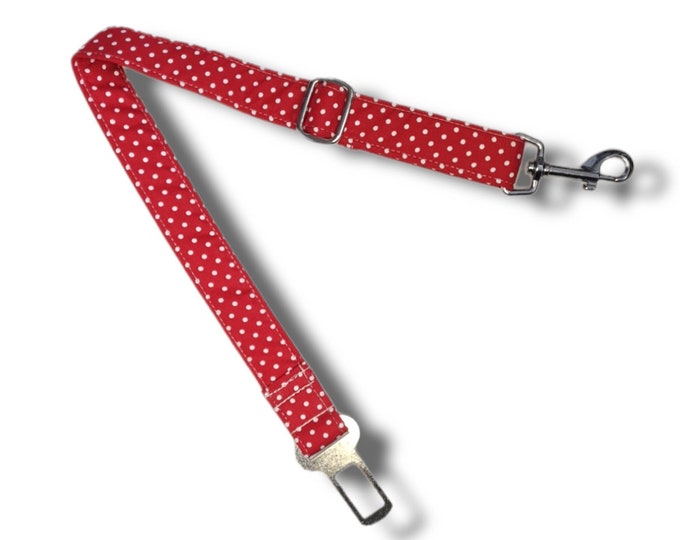 Dog seatbelt - polka dots