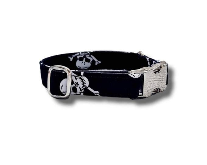 Skull print Dog collar with metal buckle