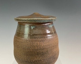 Voorraadpot of kelder, handgemaakt