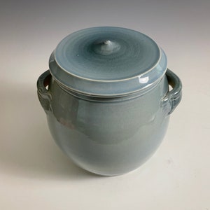 Cookie jar , hand thrown in stoneware