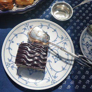 Pastry tongs, silver plated East Frisian pattern