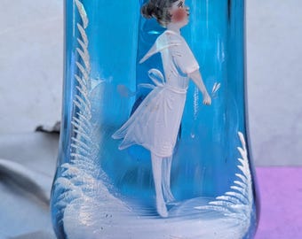 pichet ancien en verre Biedermeier à décor de neige