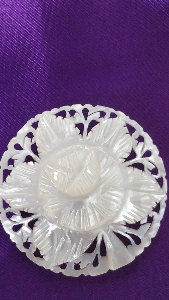 Broche En Nacre Naturelle - Bijou élégant, Neuf Sans Emballage