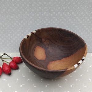 Interesting little wooden bowl with &quot;insert&quot;