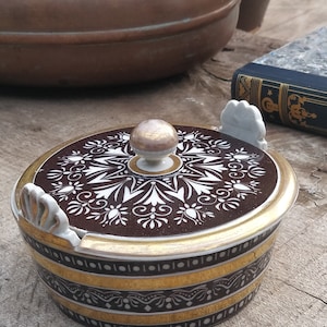 Old porcelain box