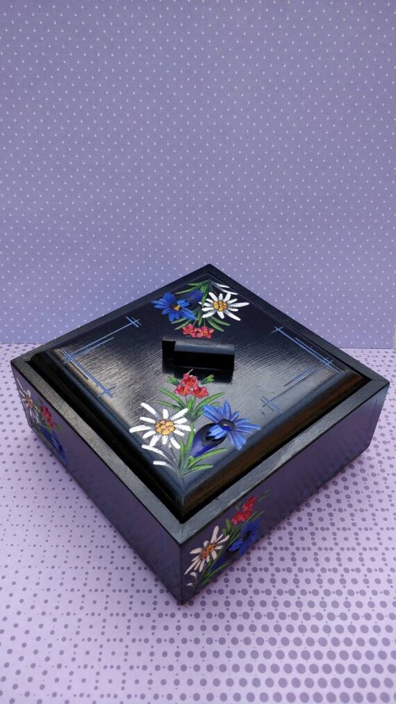 Hand-painted super beautiful jewelry box - image 2