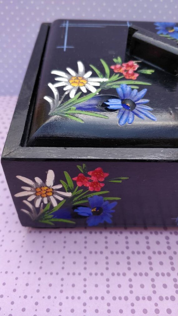 Hand-painted super beautiful jewelry box - image 3