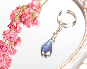 Something Blue. Wedding Favour. Real Pressed Forget Me Not Keyring. Flower resin key ring. Flower gift for her. Handmade unique bag charm.