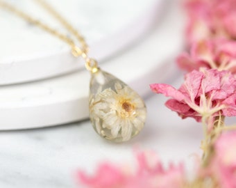 Real Flower Teardrop Chamomile Necklace. Birthday jewellery present. Flower girl wedding bridal gift female woman. Christmas gifts.