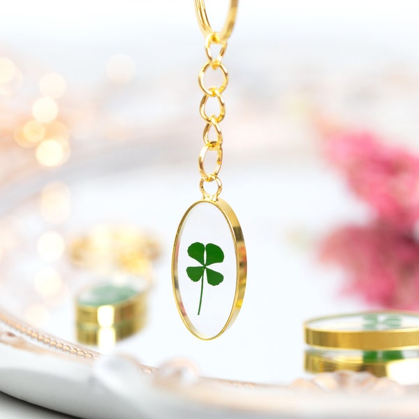 Real Pressed Four Leaf Clover Gold Keyring. Lucky resin key ring key chain Good luck present. Natural leaves bag charm. Unique gift for her.