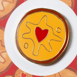 Jammy Biscuit Enamel Pin Badge Nostalgic British Biscuit Waterproof UK English Gift Colourful Food Biscuits Illustration Colour Pins Badges