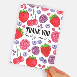 Plantável Obrigado Berry Much Seed Card. Cartão de Saudação de Frutas Silvestres. Aquarela Morango Mirtilo Framboesa Cereja Pintado à Mão