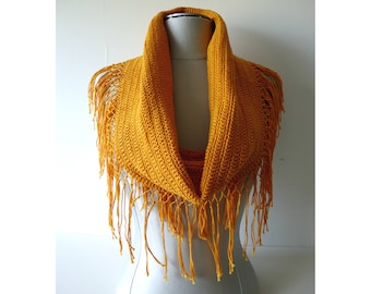 Grand col bohème à franges jaune fait main crochet Ellyne